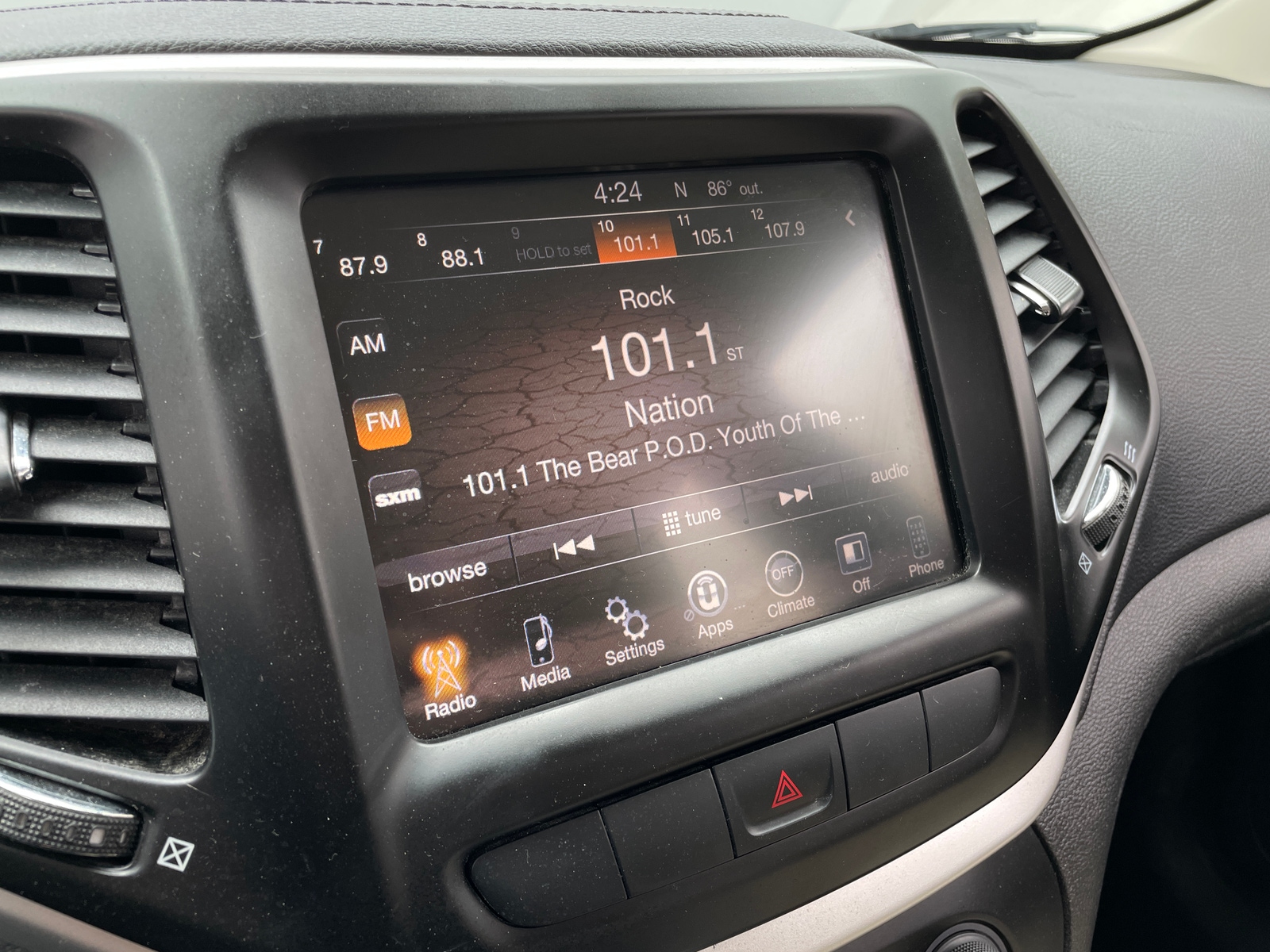 Thumbnail: 2015 Jeep Cherokee - 4