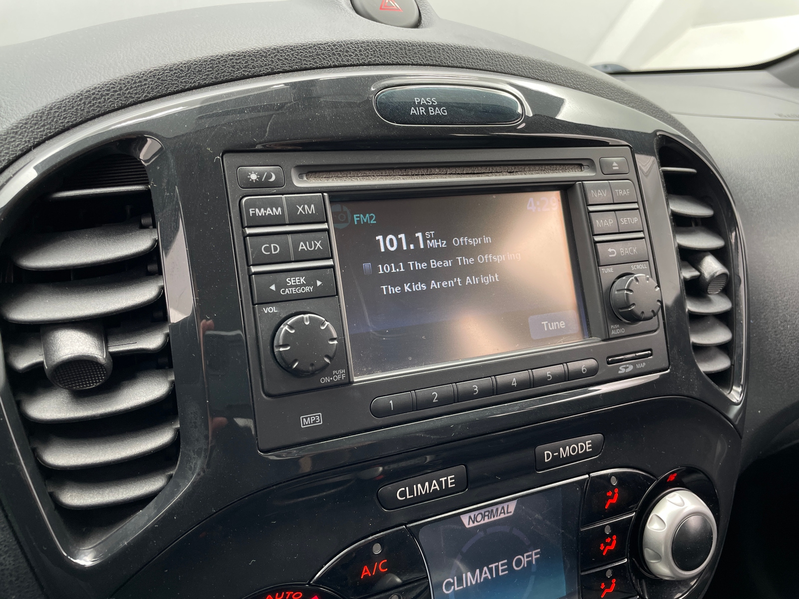 Thumbnail: 2014 Nissan Juke - 3