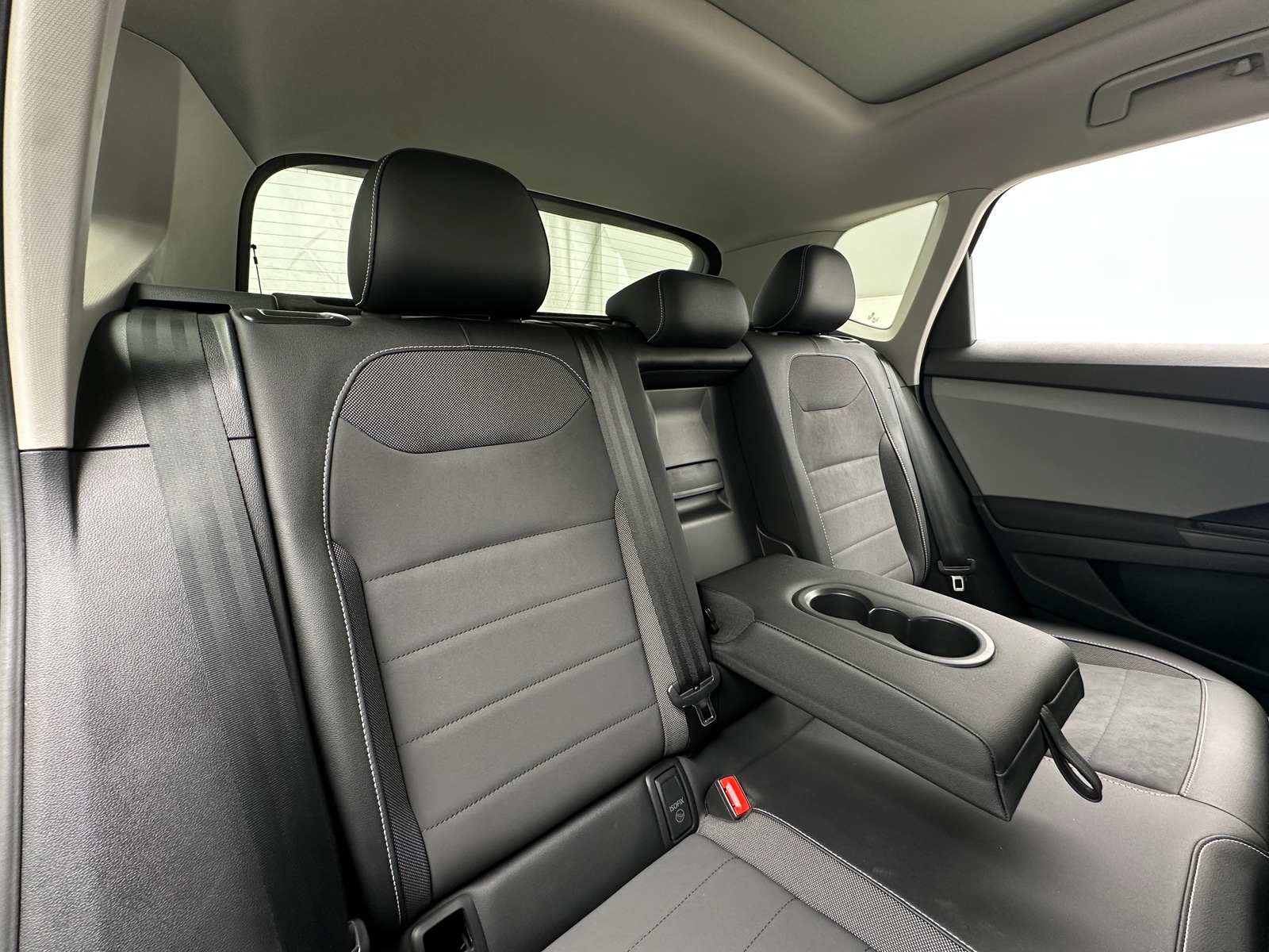 Thumbnail: 2022 Volkswagen Taos - 6