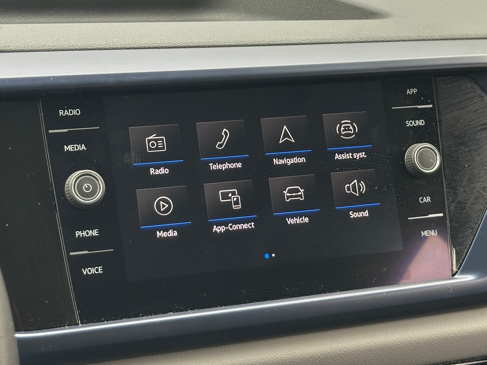 Thumbnail: 2022 Volkswagen Taos - 4