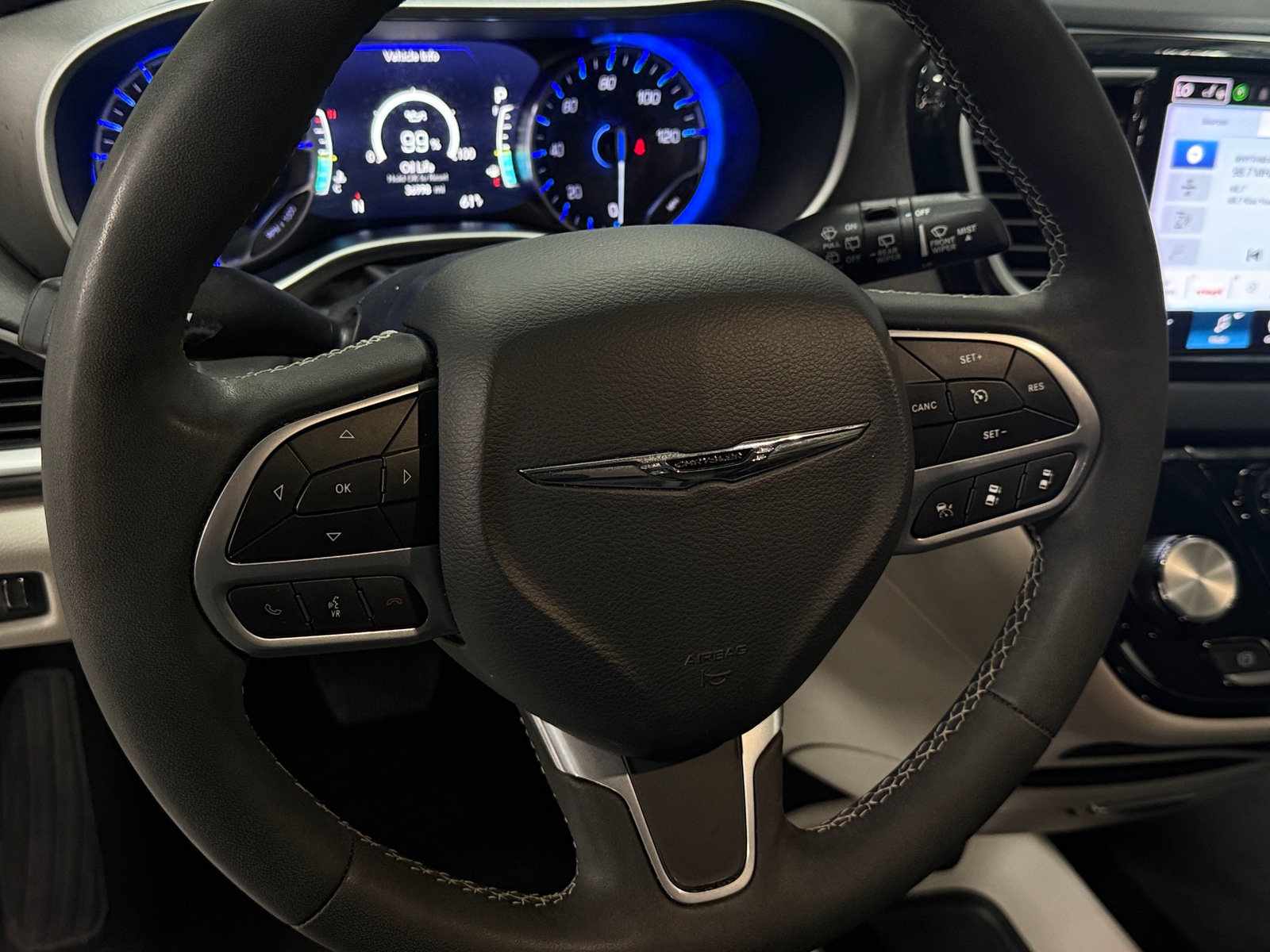 Thumbnail: 2024 Chrysler Pacifica - 4