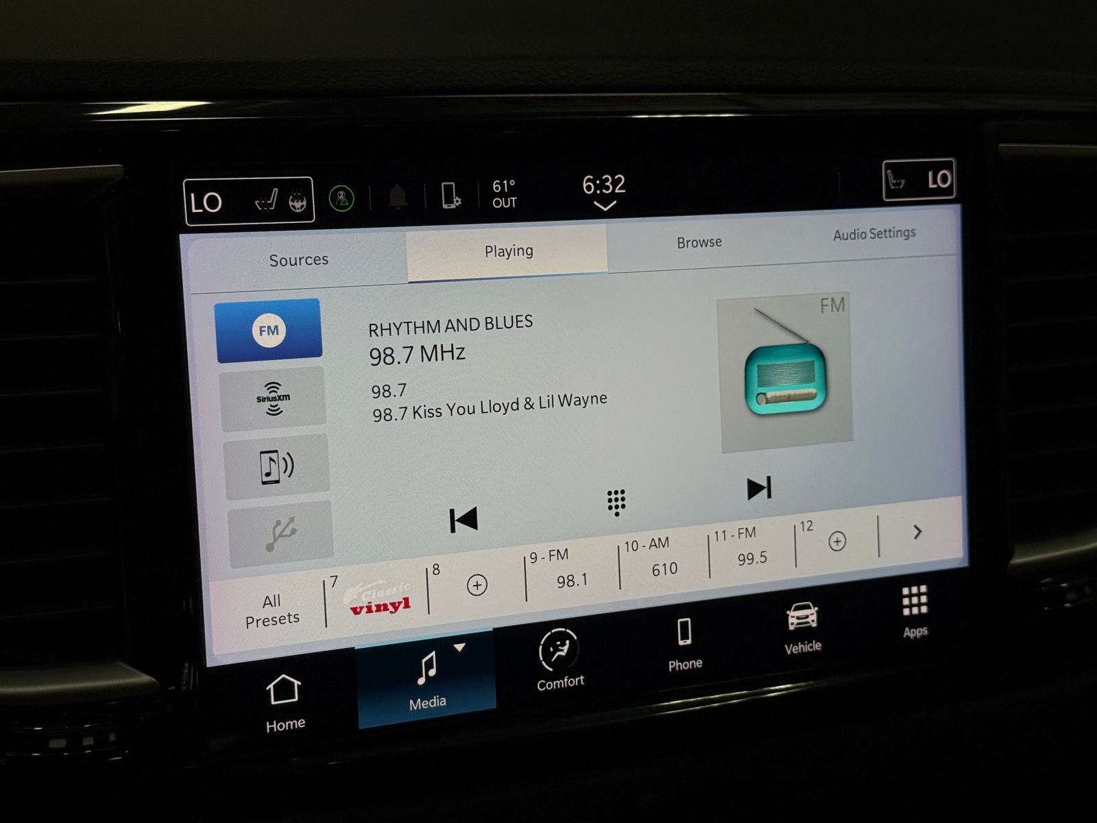 Thumbnail: 2024 Chrysler Pacifica - 3