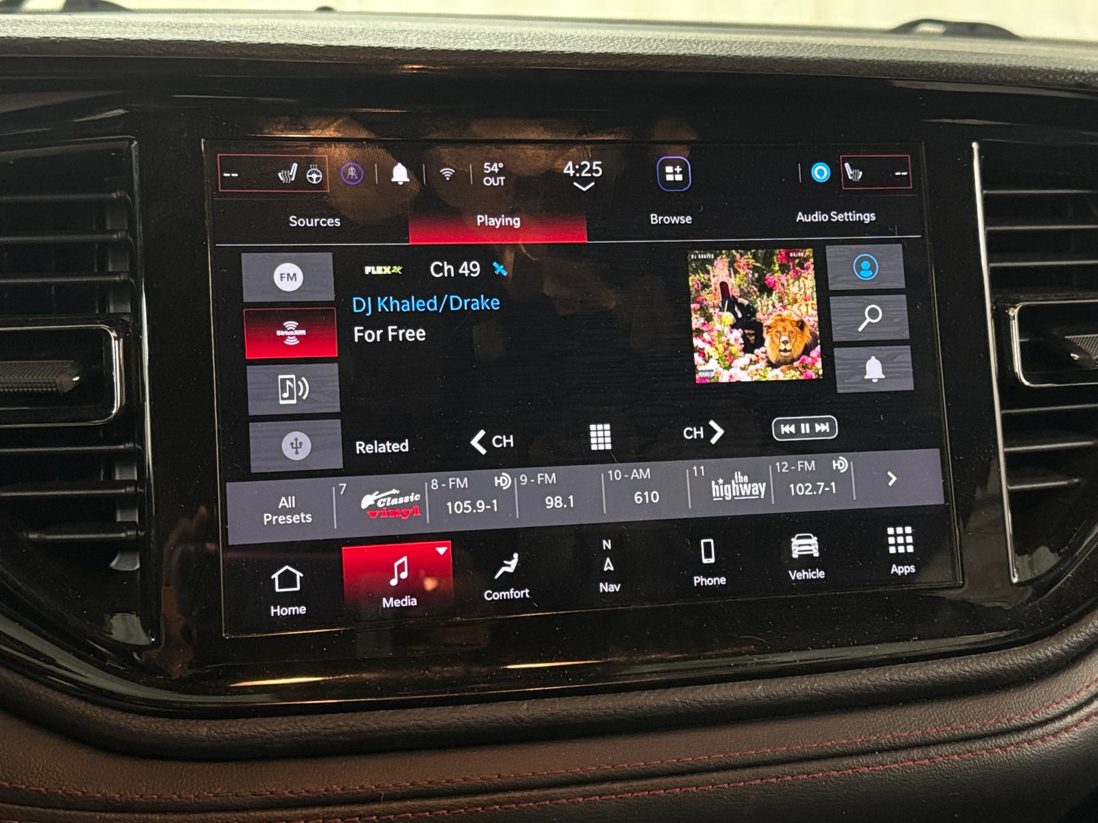 Thumbnail: 2023 Dodge Durango - 4