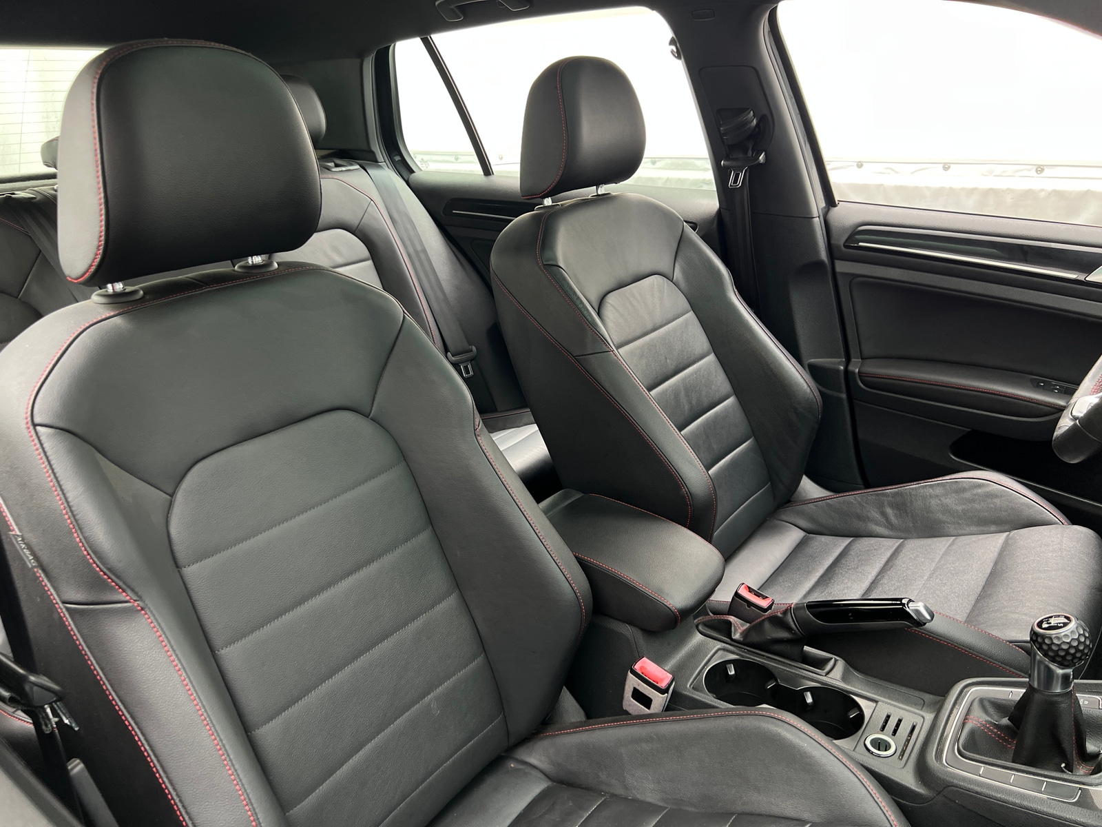 Thumbnail: 2017 Volkswagen Golf - 2