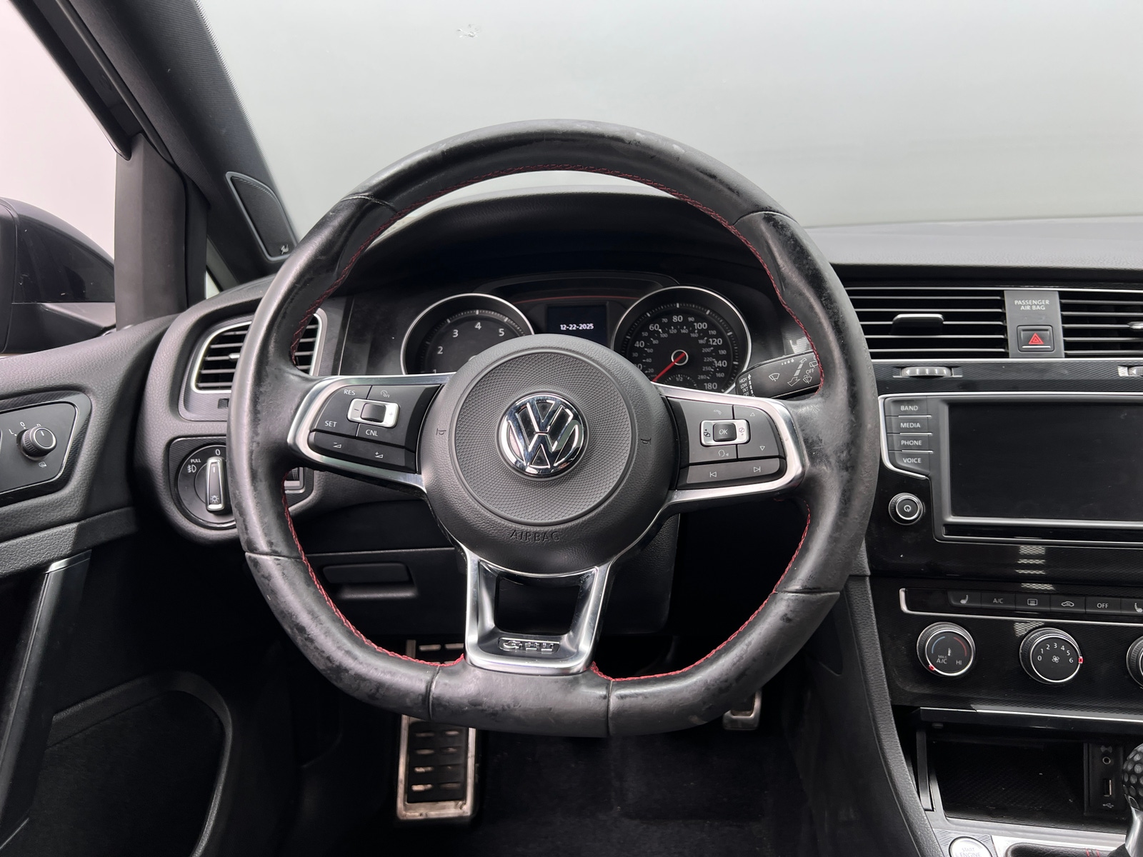 Thumbnail: 2017 Volkswagen Golf - 5