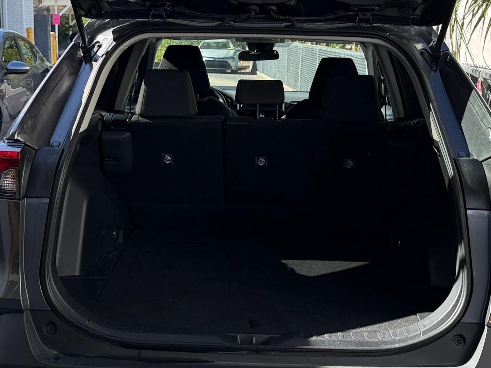 Thumbnail: 2025 Toyota RAV4 - 6