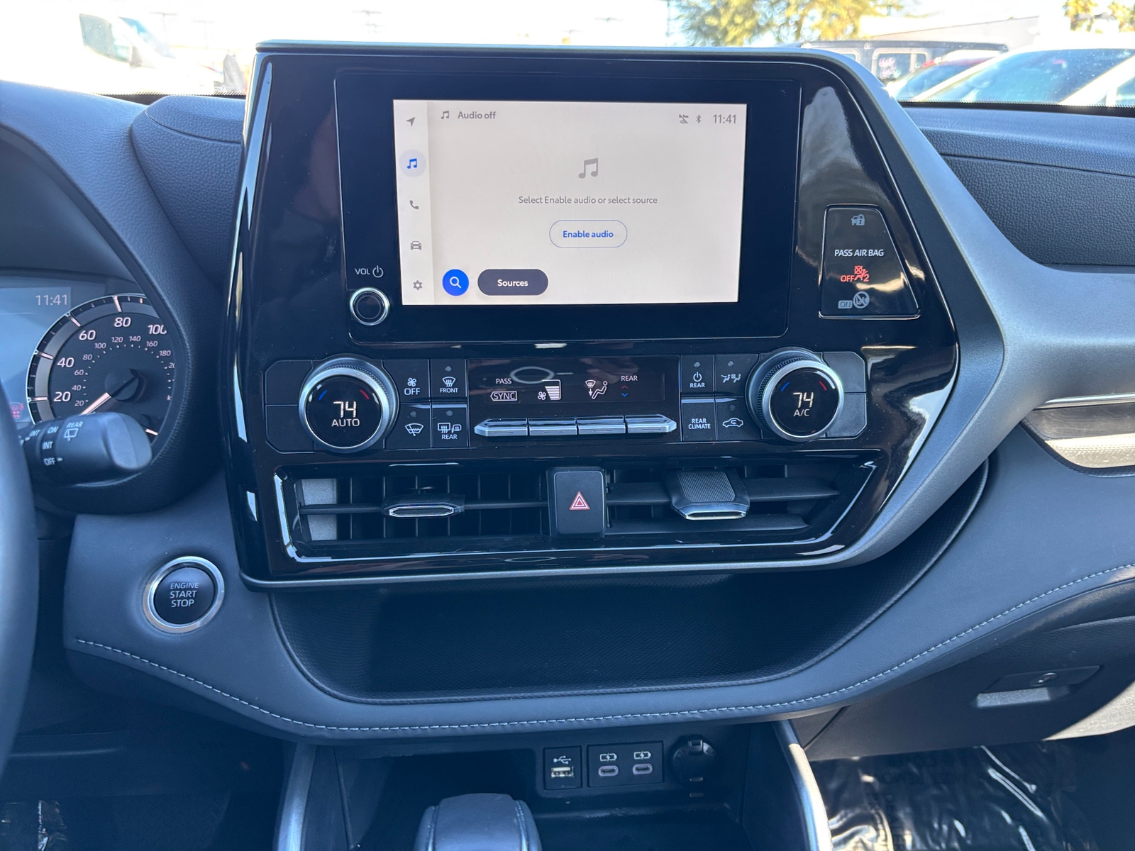 Thumbnail: 2025 Toyota Highlander - 4