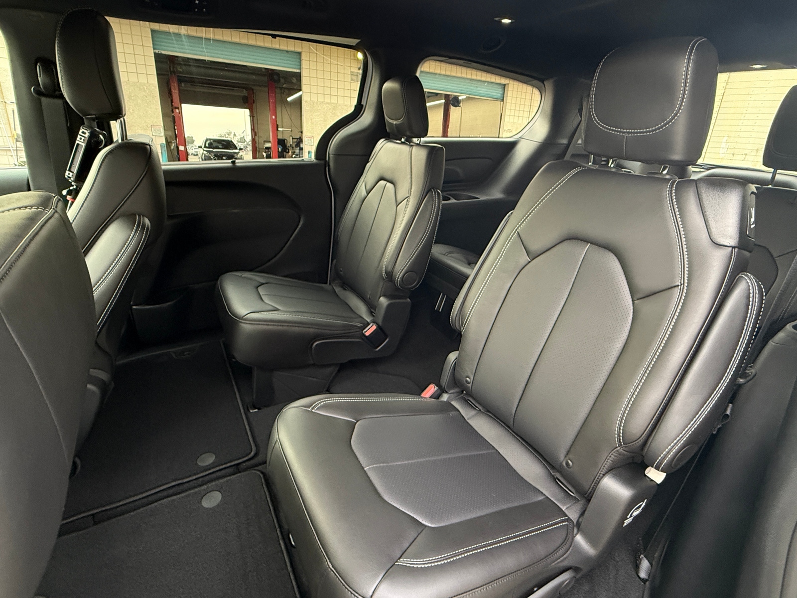 Thumbnail: 2026 Chrysler Pacifica - 6