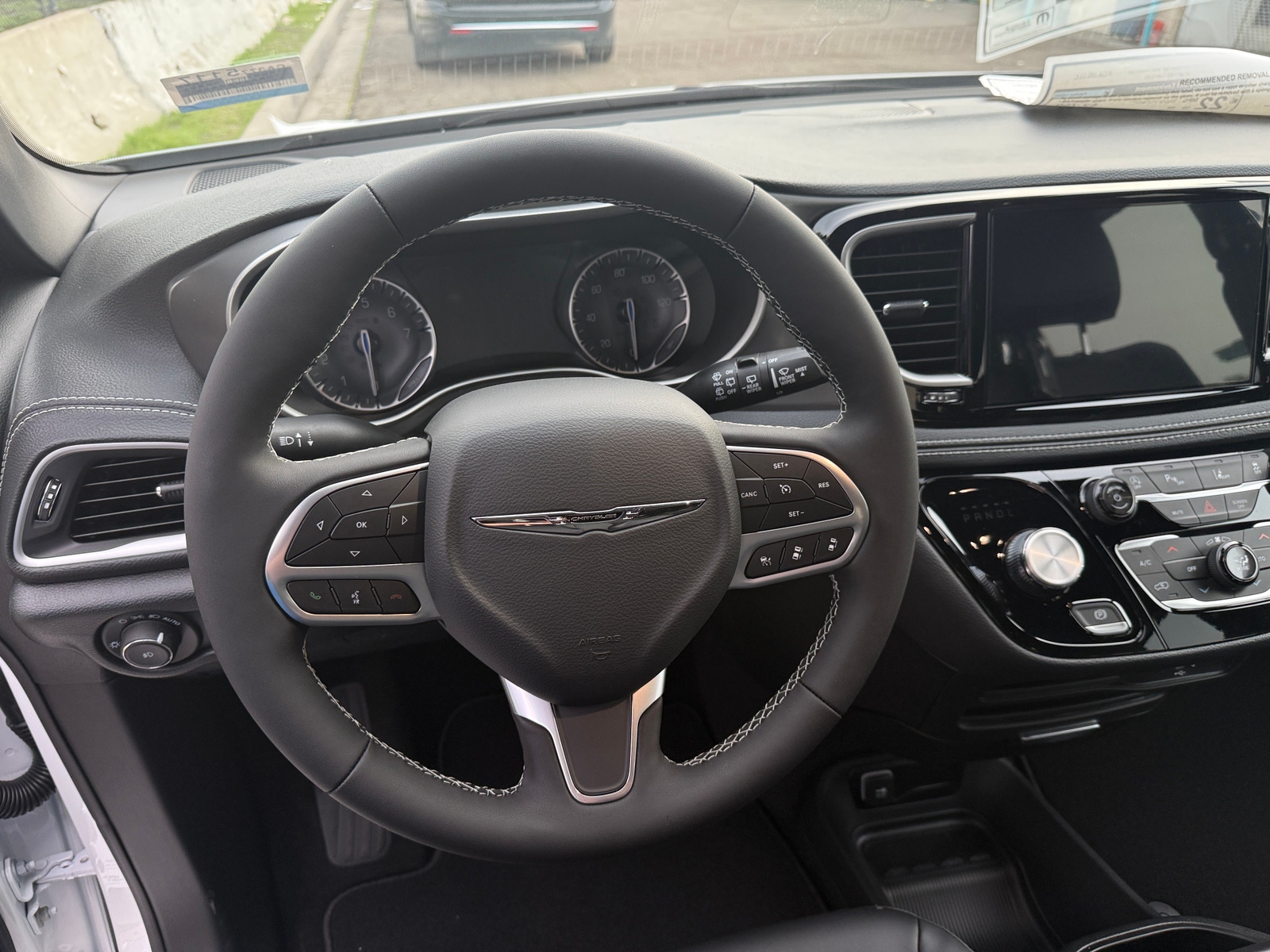 Thumbnail: 2026 Chrysler Pacifica - 5