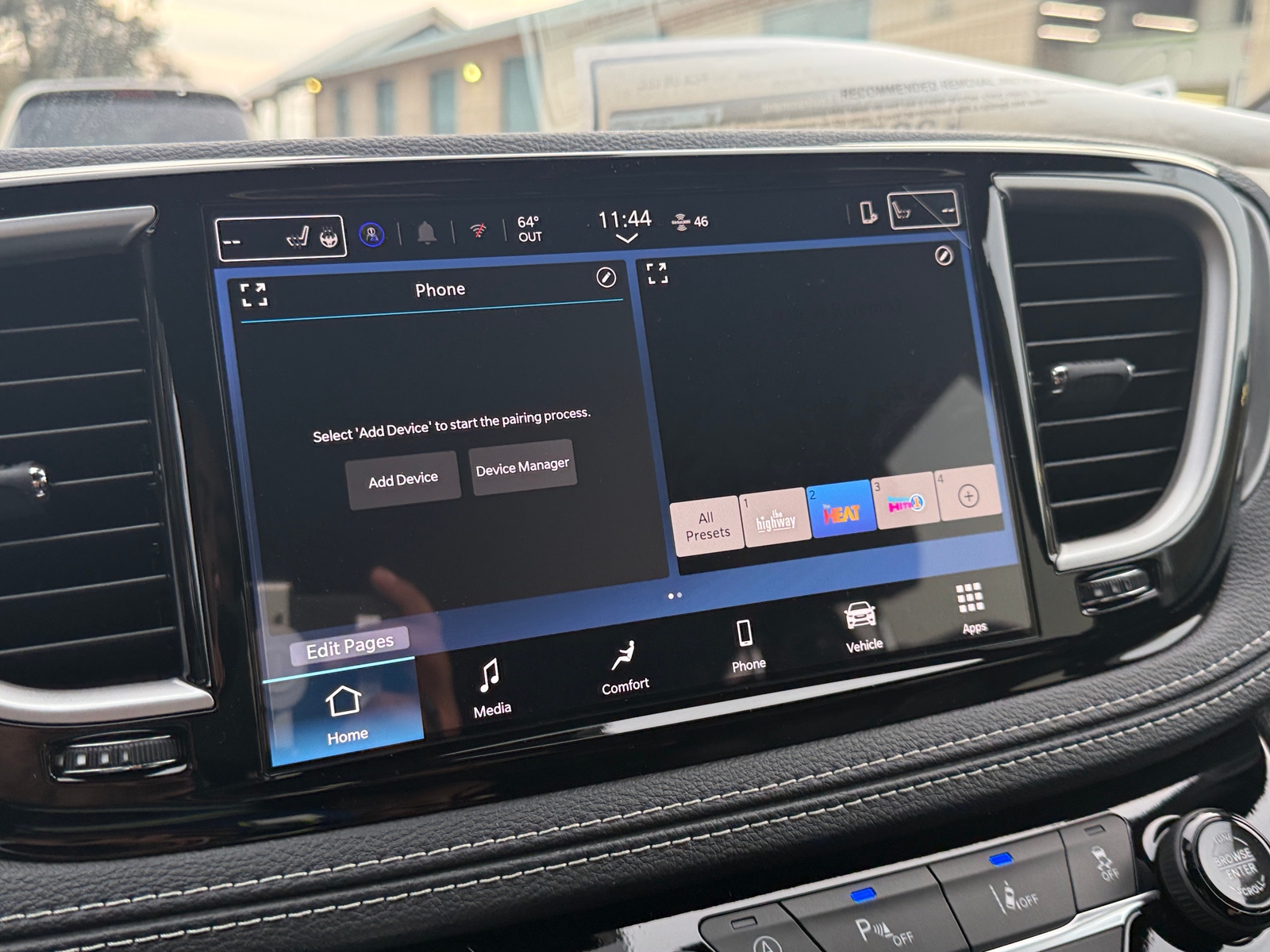 Thumbnail: 2026 Chrysler Pacifica - 4