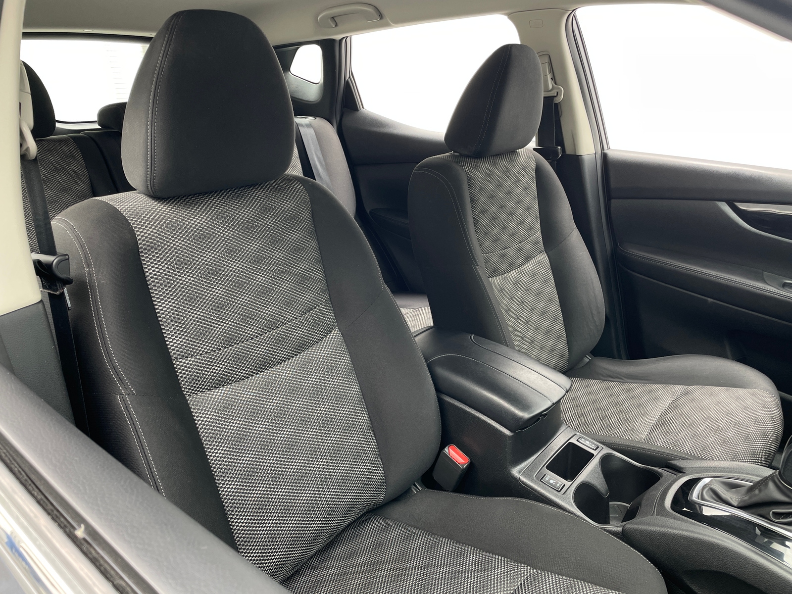 Thumbnail: 2019 Nissan Rogue Sport - 2