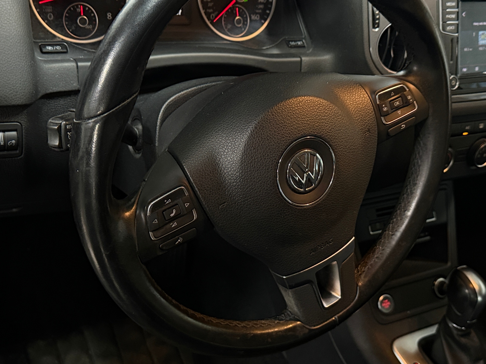 Thumbnail: 2018 Volkswagen Tiguan - 5