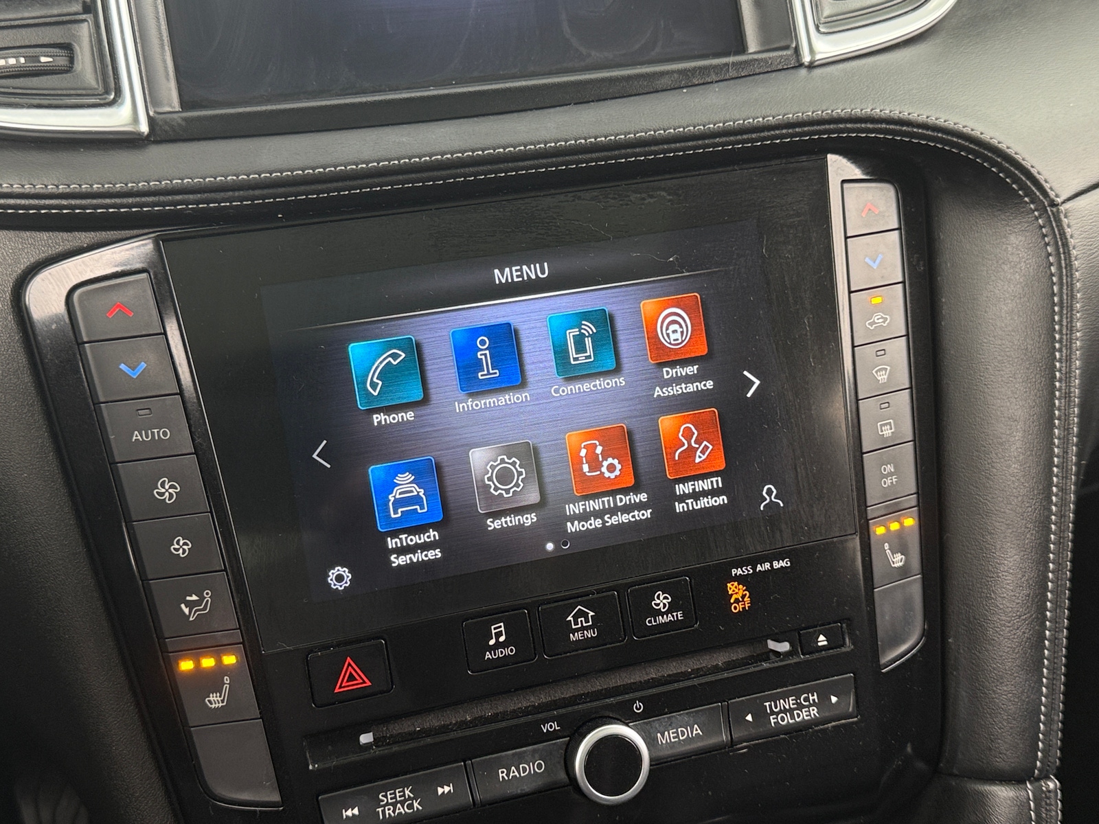 Thumbnail: 2023 INFINITI QX50 - 3