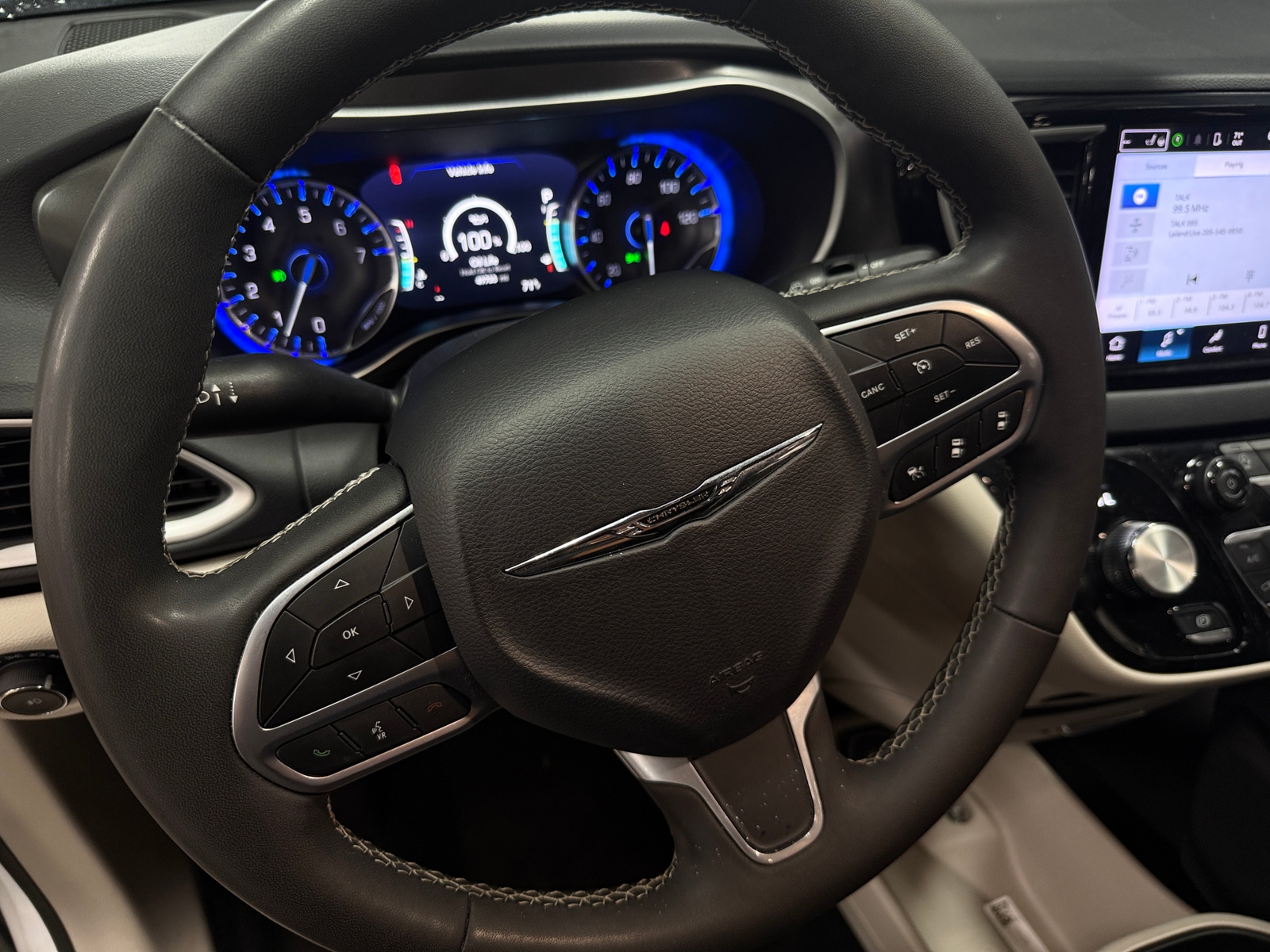 Thumbnail: 2024 Chrysler Pacifica - 4