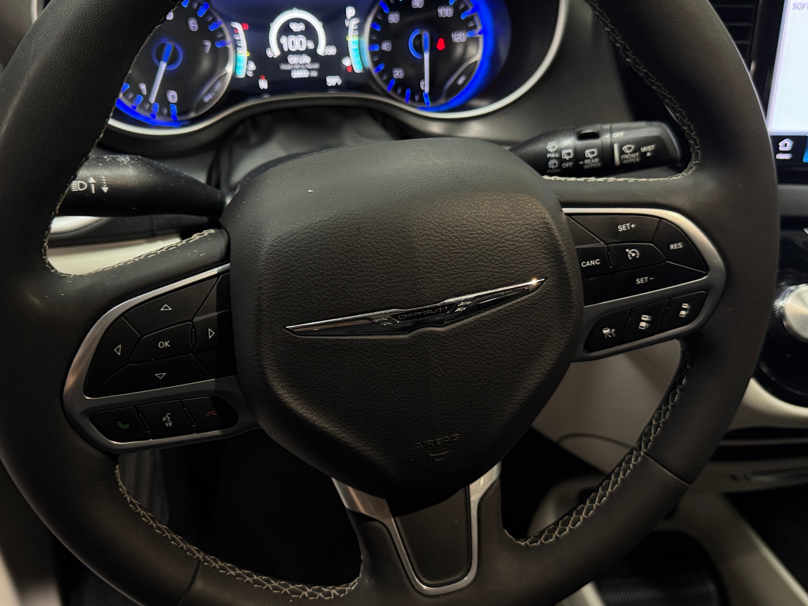 Thumbnail: 2024 Chrysler Pacifica - 4