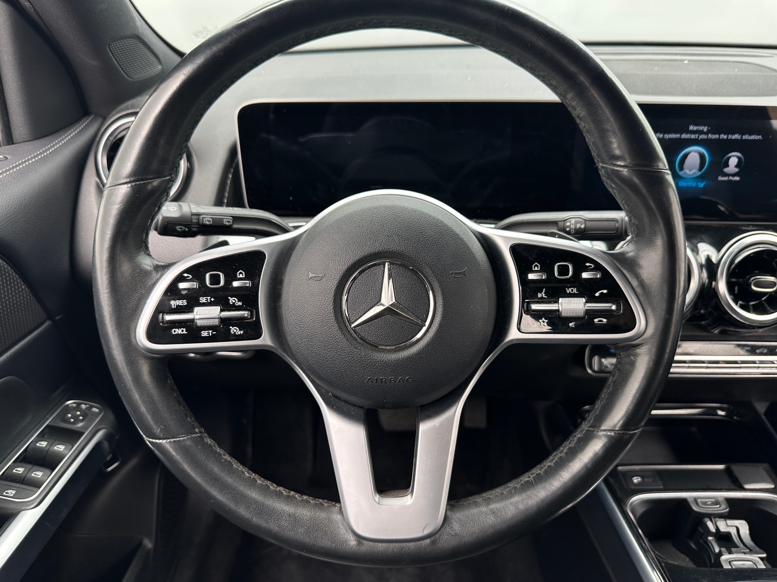 Thumbnail: 2020 Mercedes-Benz GLB - 4