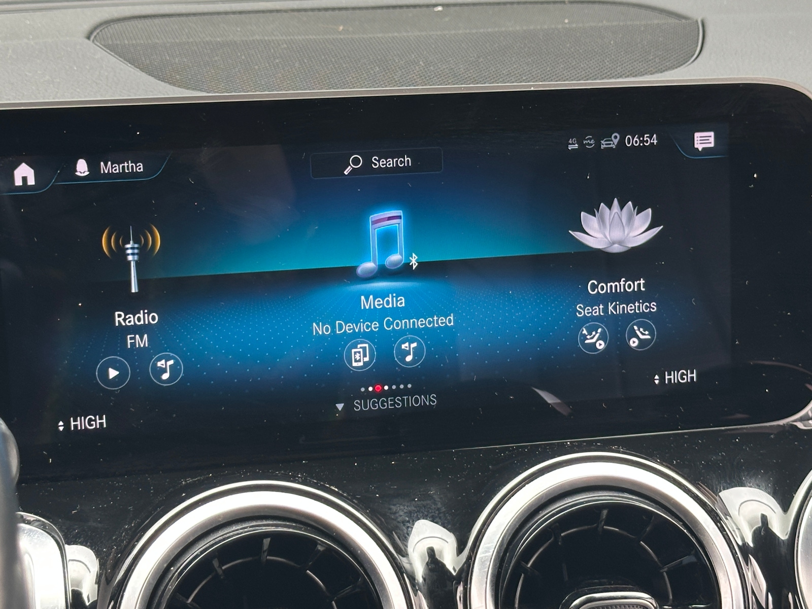 Thumbnail: 2020 Mercedes-Benz GLB - 3