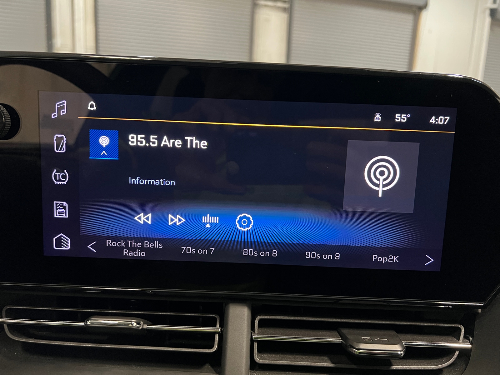 Thumbnail: 2025 Chevrolet Trax - 4