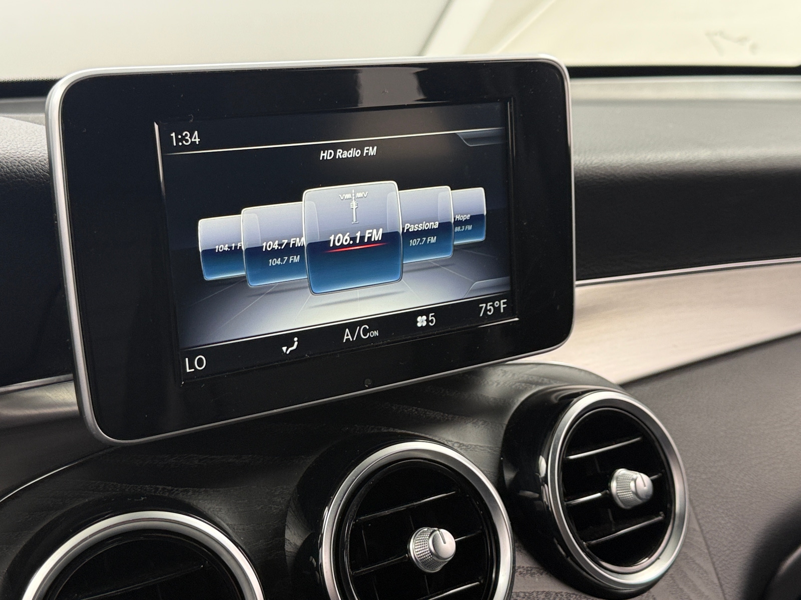 Thumbnail: 2019 Mercedes-Benz GLC - 3