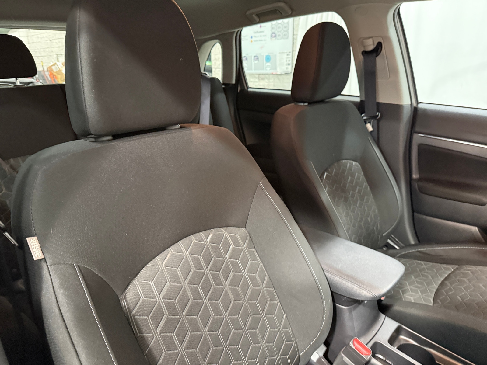 Thumbnail: 2024 Mitsubishi Outlander Sport - 2