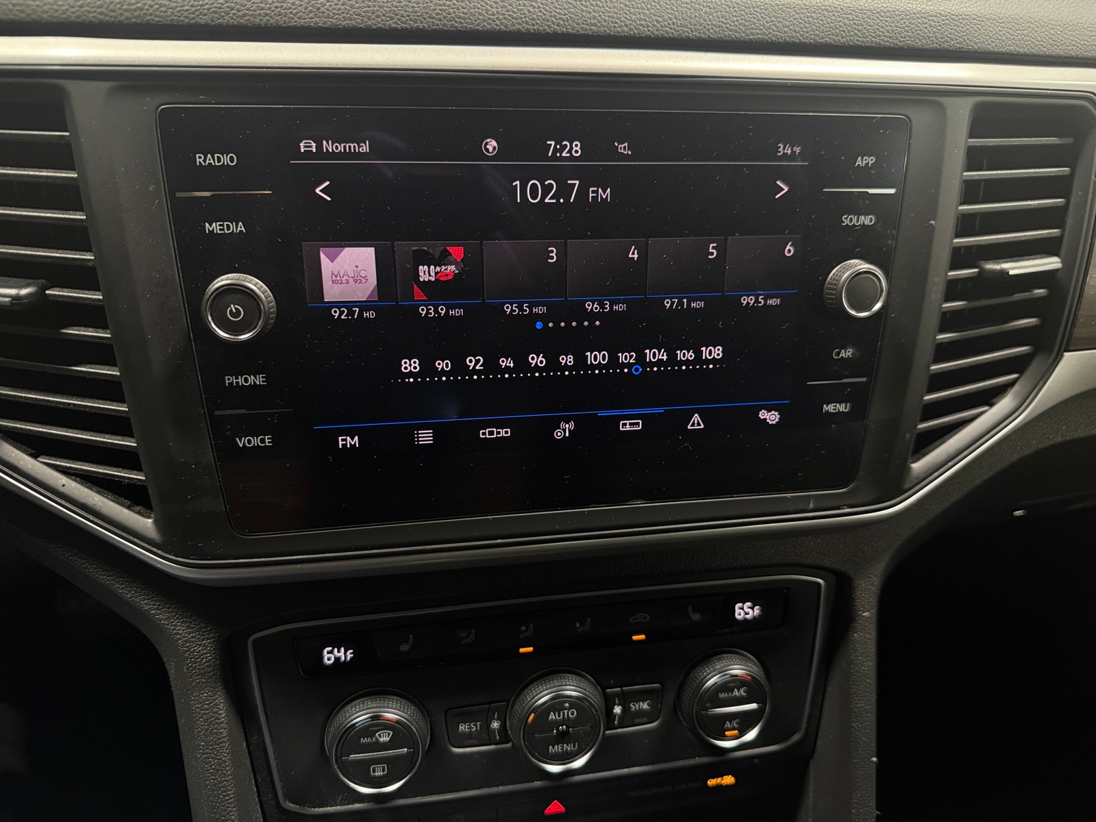 Thumbnail: 2021 Volkswagen Atlas - 3