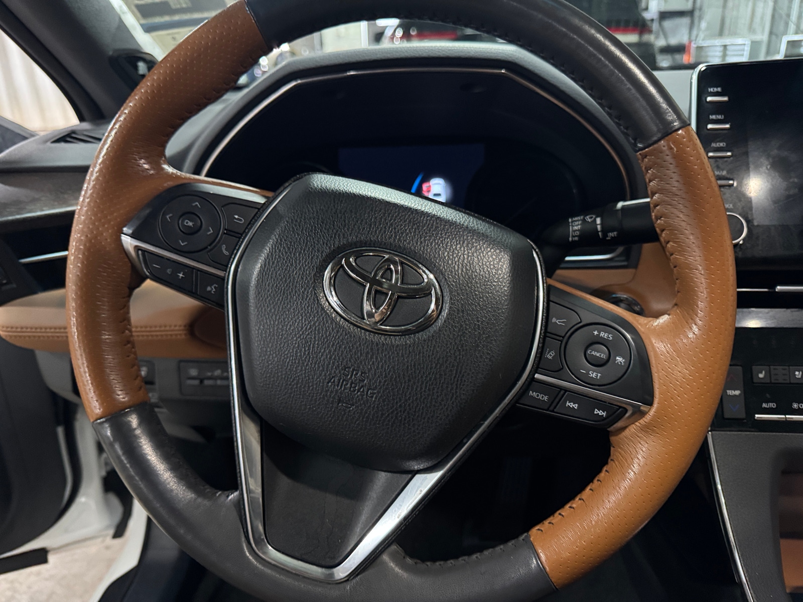 Thumbnail: 2021 Toyota Avalon - 4