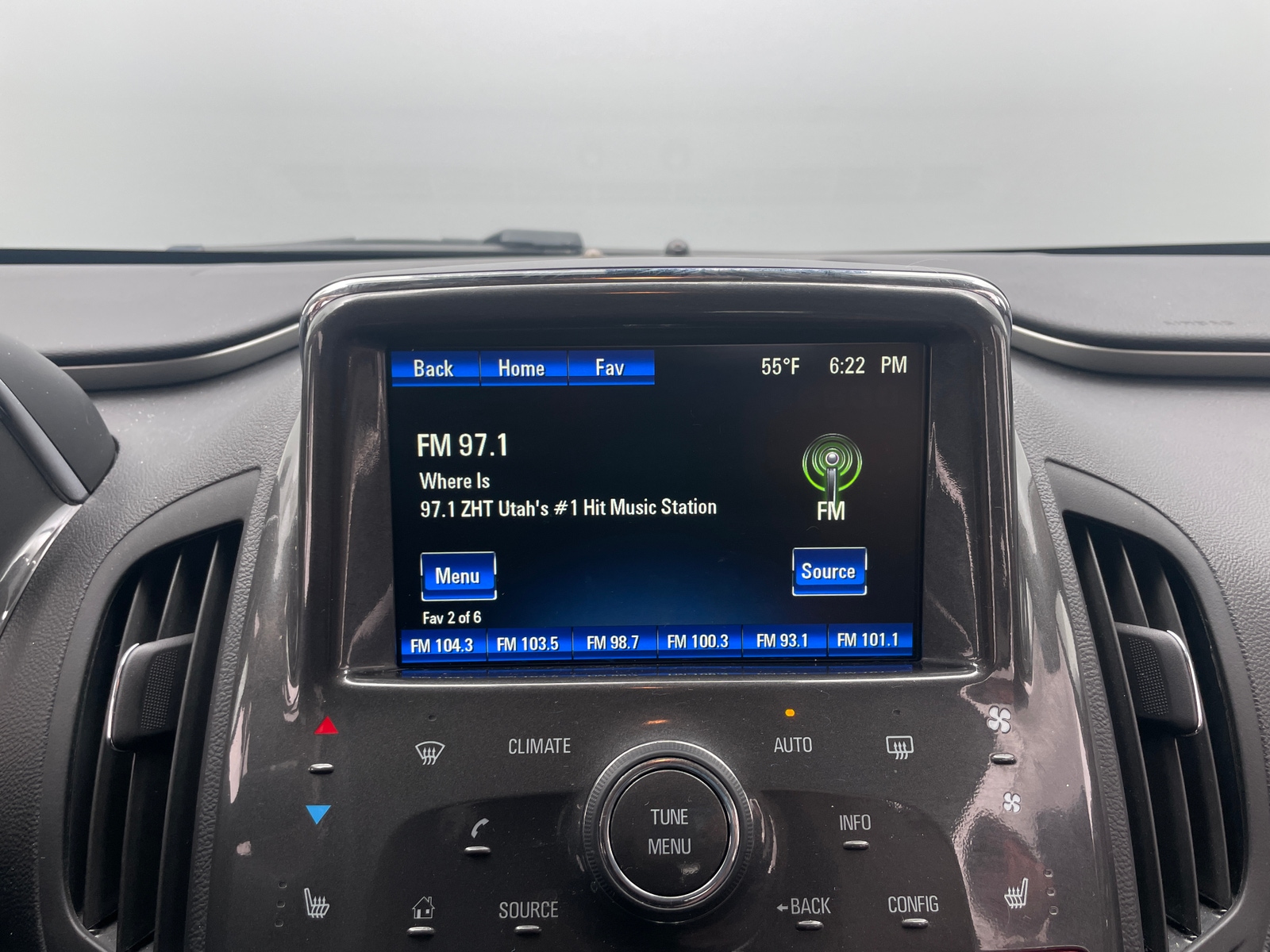 Thumbnail: 2015 Chevrolet Volt - 3