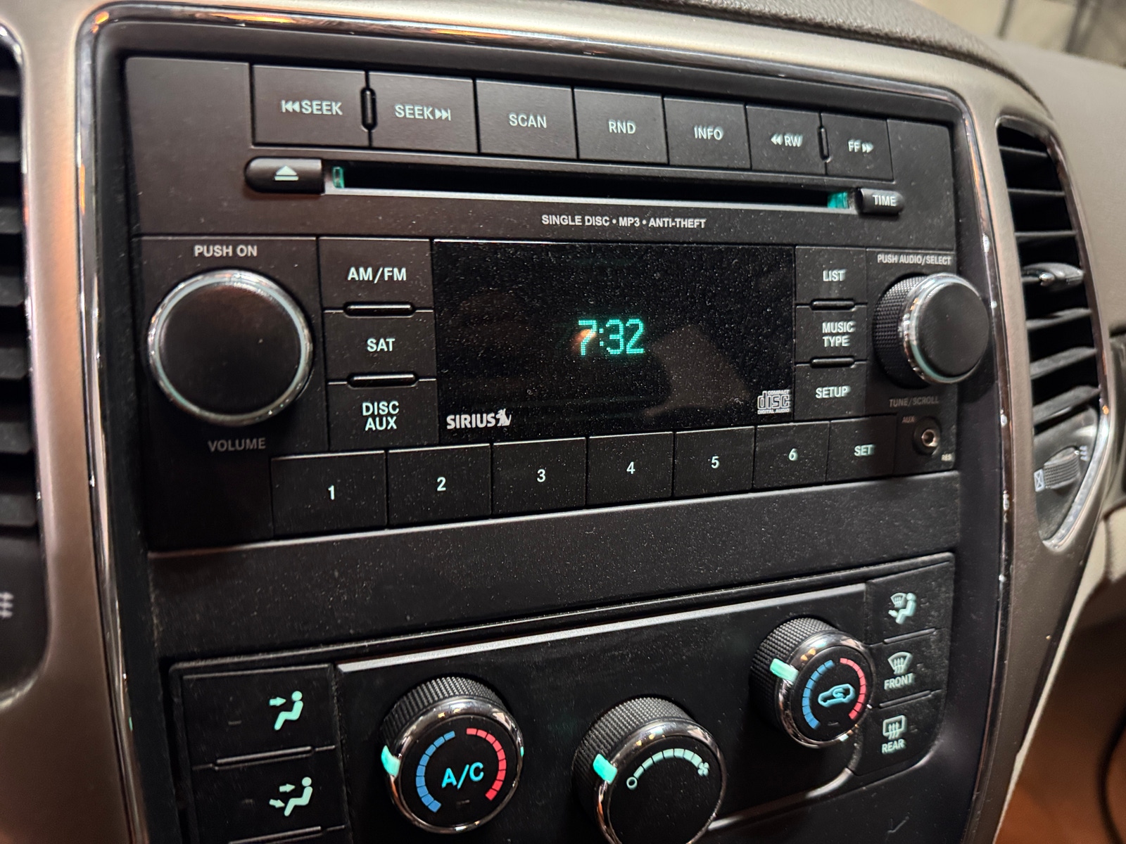 Thumbnail: 2013 Jeep Grand Cherokee - 4