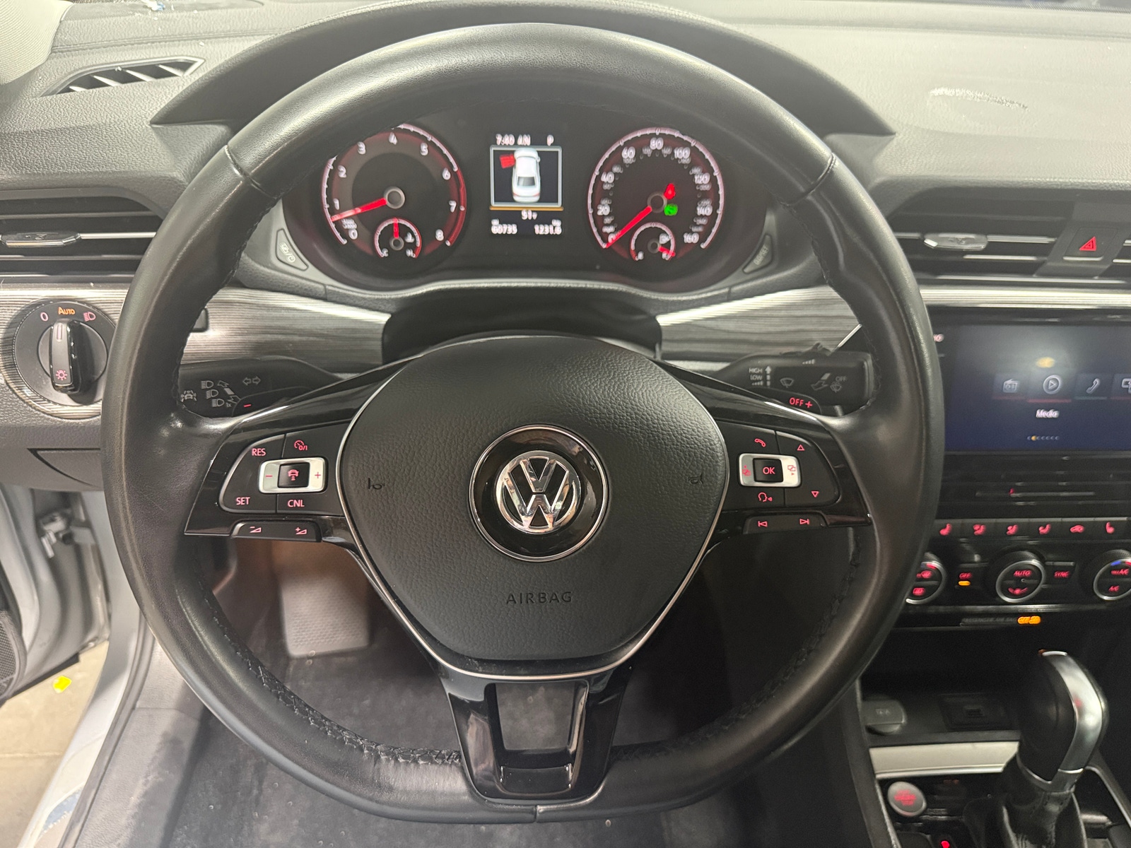 Thumbnail: 2020 Volkswagen Passat - 4