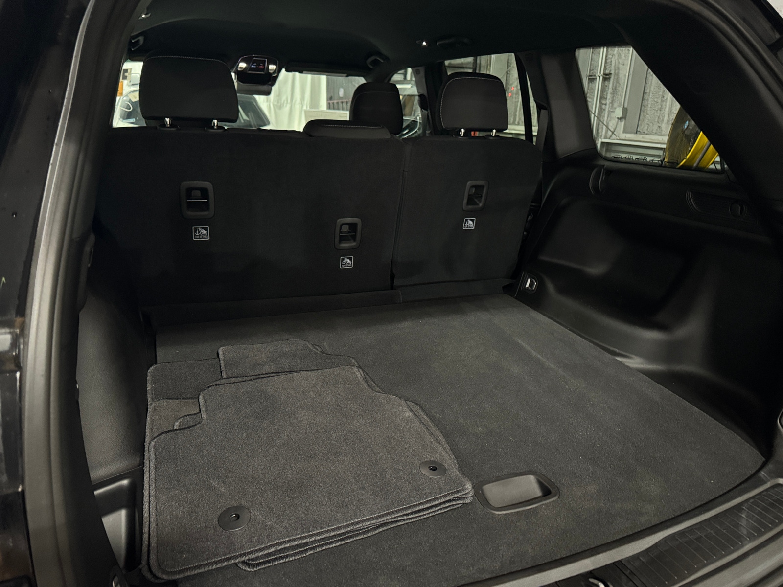 Thumbnail: 2025 Jeep Grand Cherokee - 7