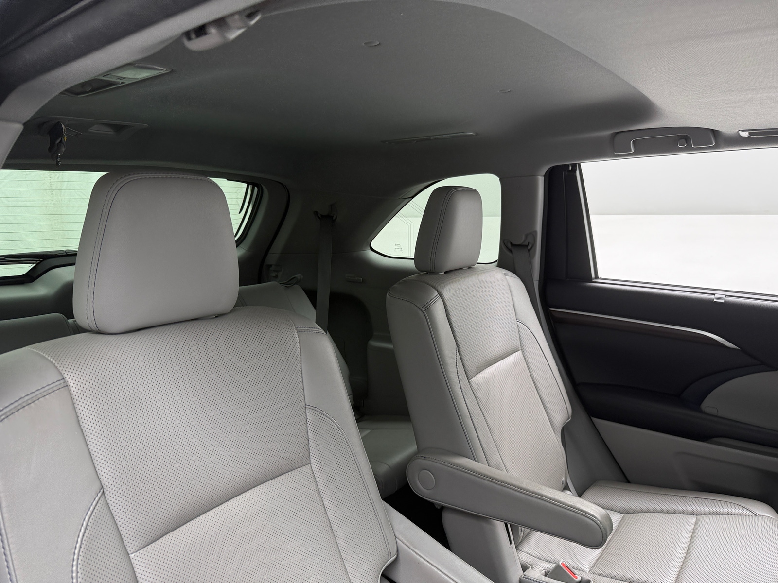 Thumbnail: 2016 Toyota Highlander - 5