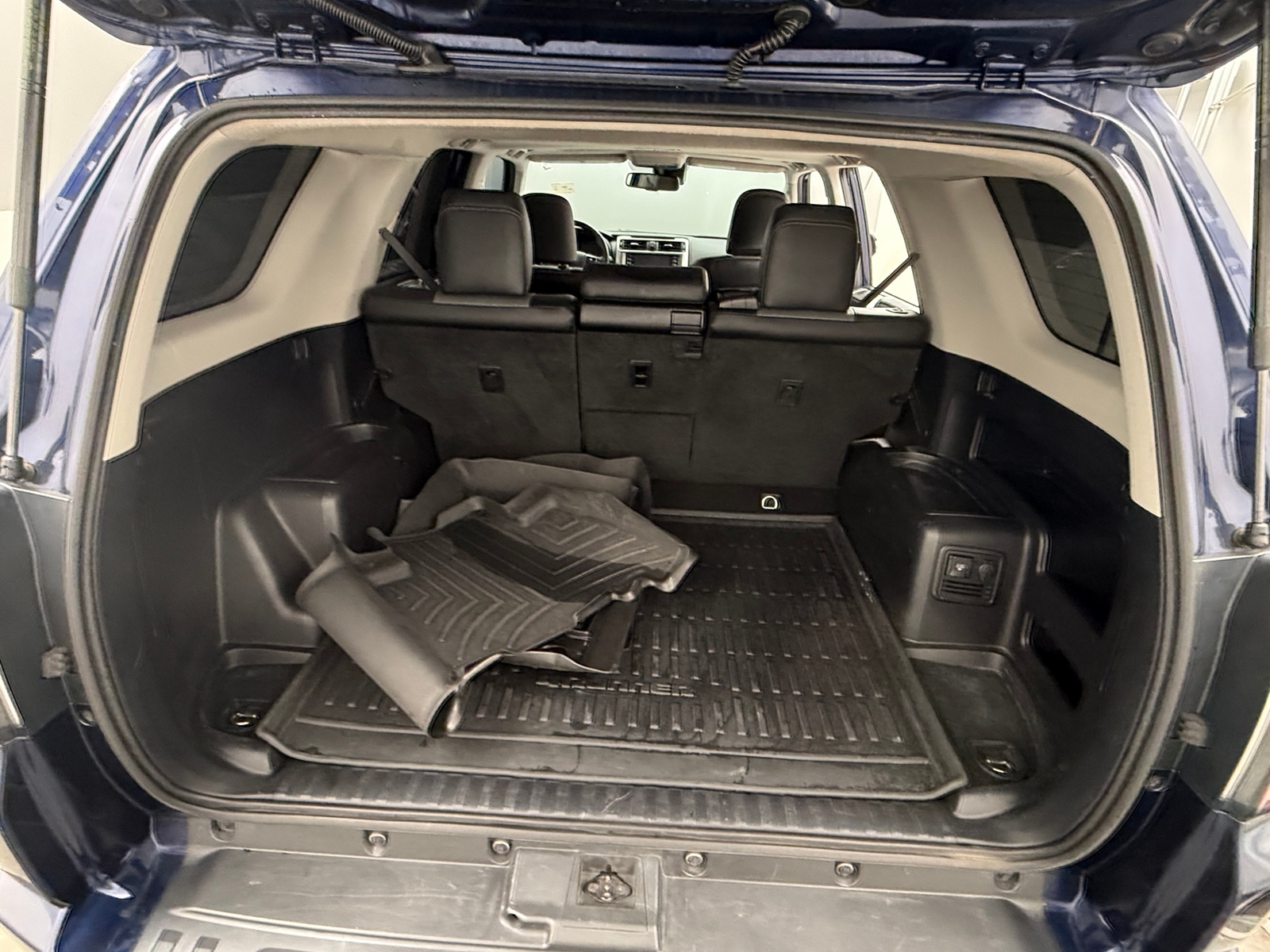 Thumbnail: 2020 Toyota 4Runner - 6