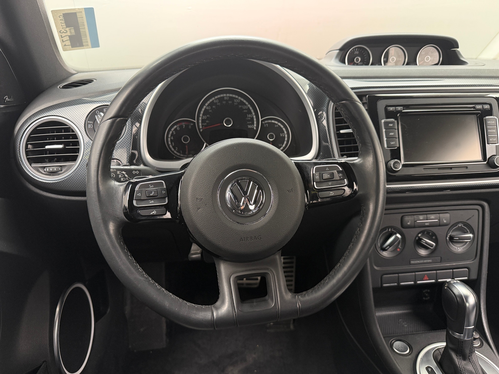 Thumbnail: 2015 Volkswagen Beetle - 5