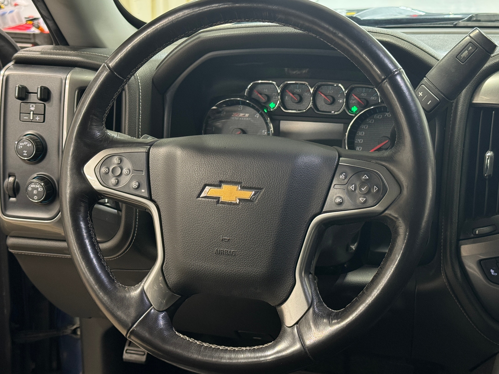 Thumbnail: 2018 Chevrolet Silverado 1500 - 4