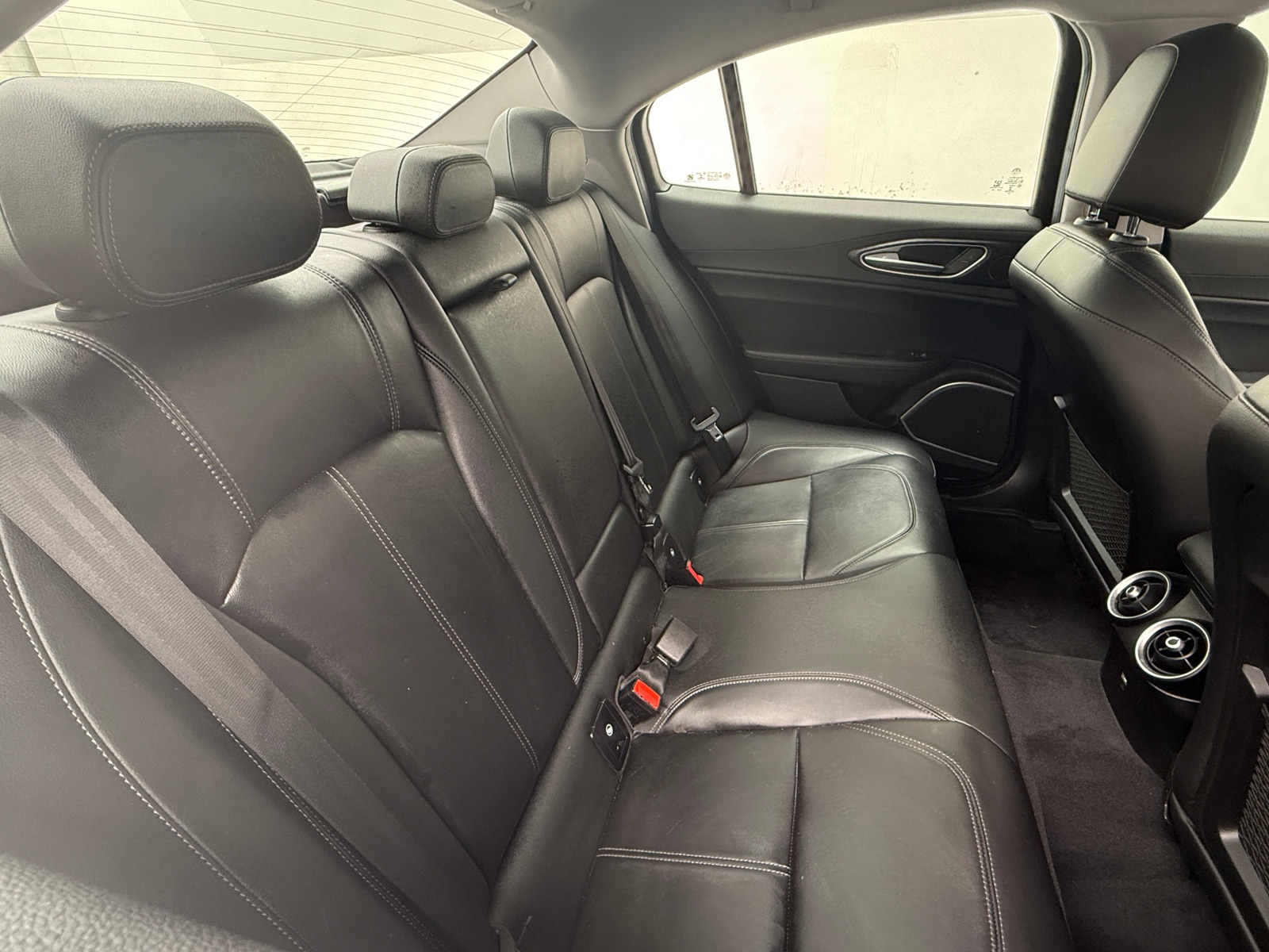 Thumbnail: 2019 Alfa Romeo Giulia - 5