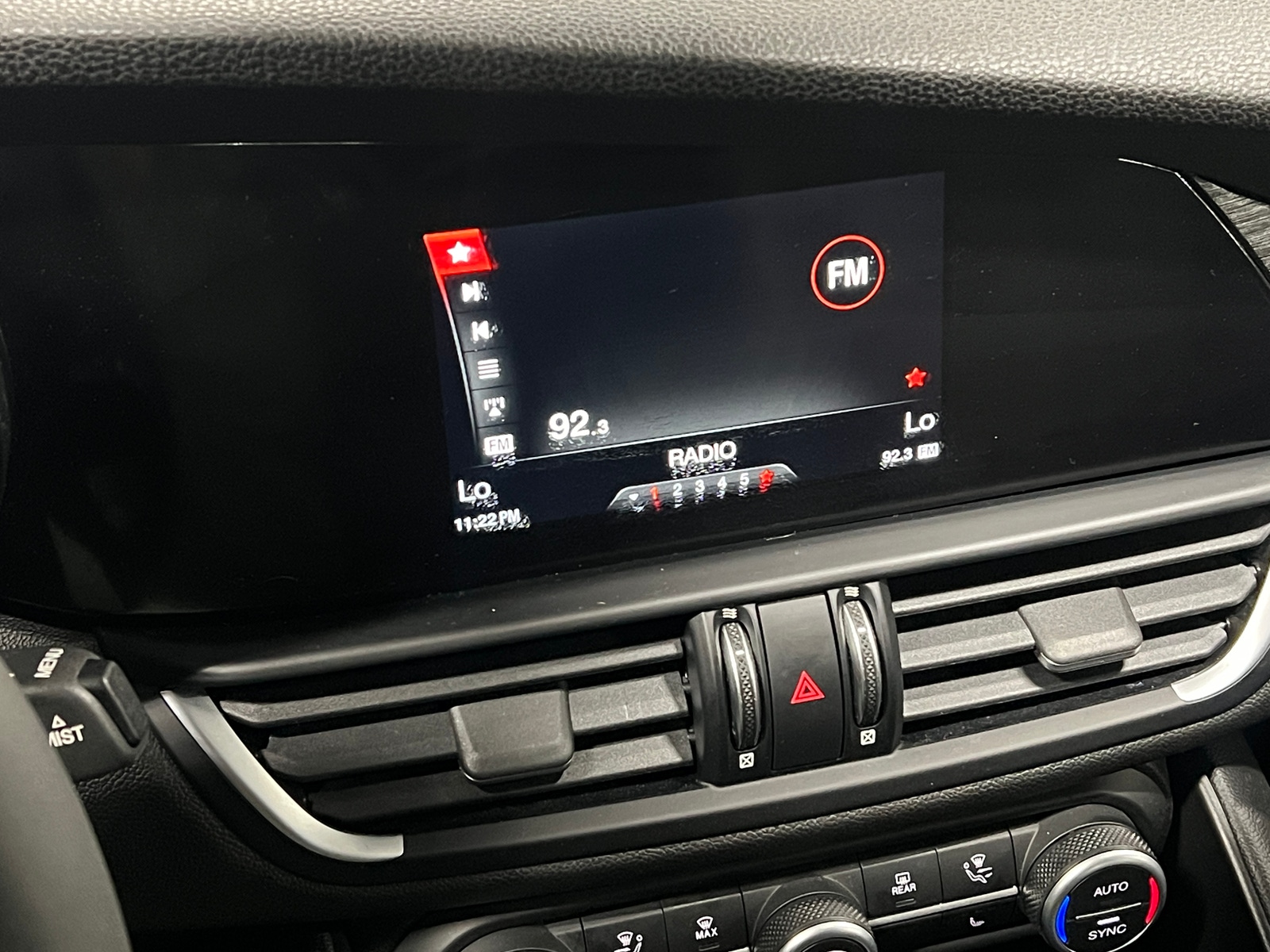 Thumbnail: 2019 Alfa Romeo Giulia - 3