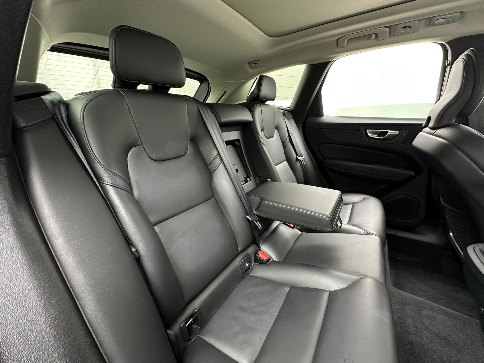 Thumbnail: 2025 Volvo XC60 - 6