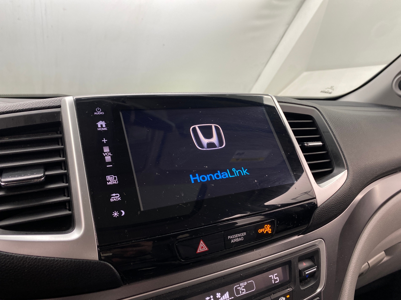 Thumbnail: 2018 Honda Pilot - 3