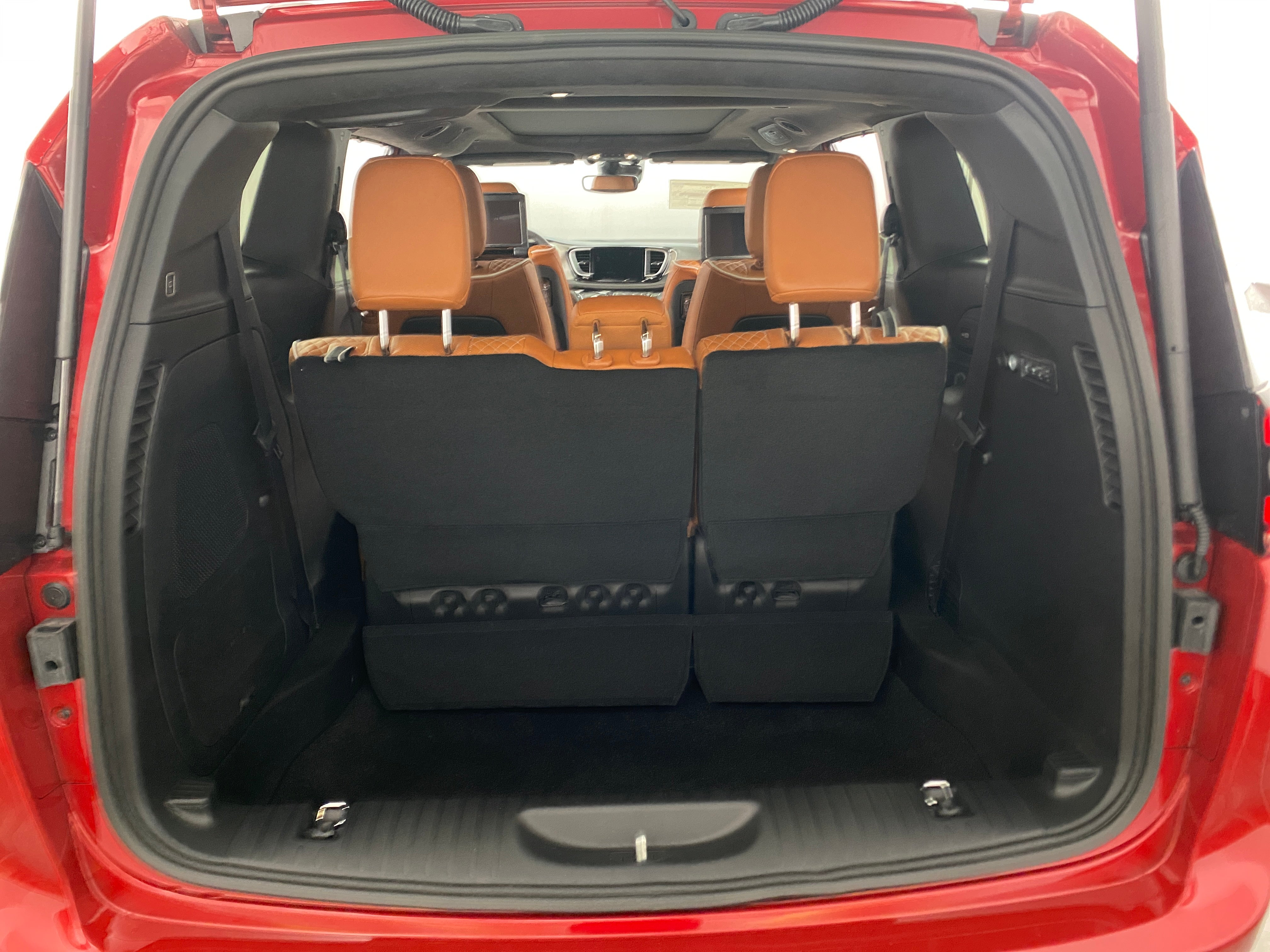 2026 Chrysler Pacifica Pinnacle AWD's photo