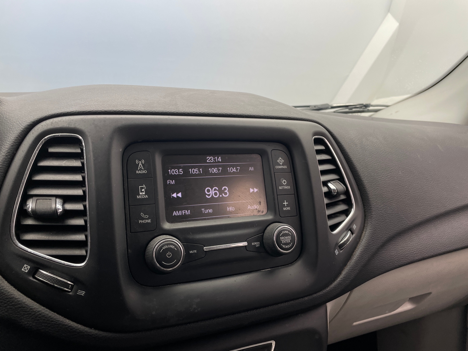 Thumbnail: 2018 Jeep Compass - 4