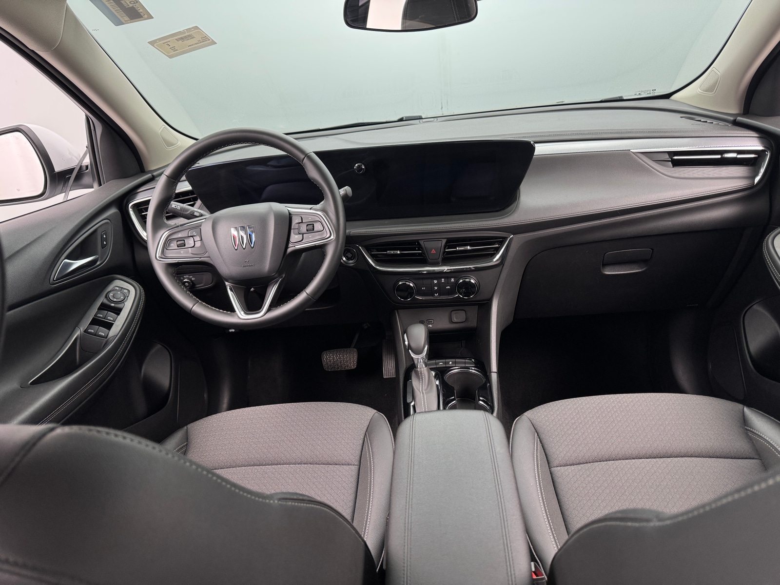 Thumbnail: 2025 Buick Encore GX - 3