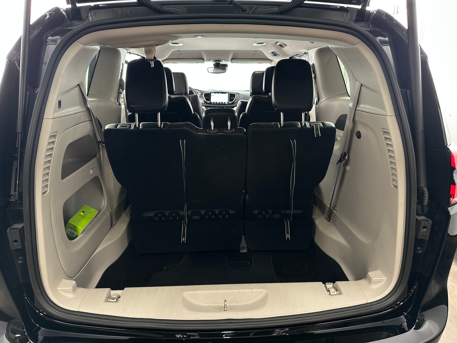 Thumbnail: 2024 Chrysler Pacifica - 6