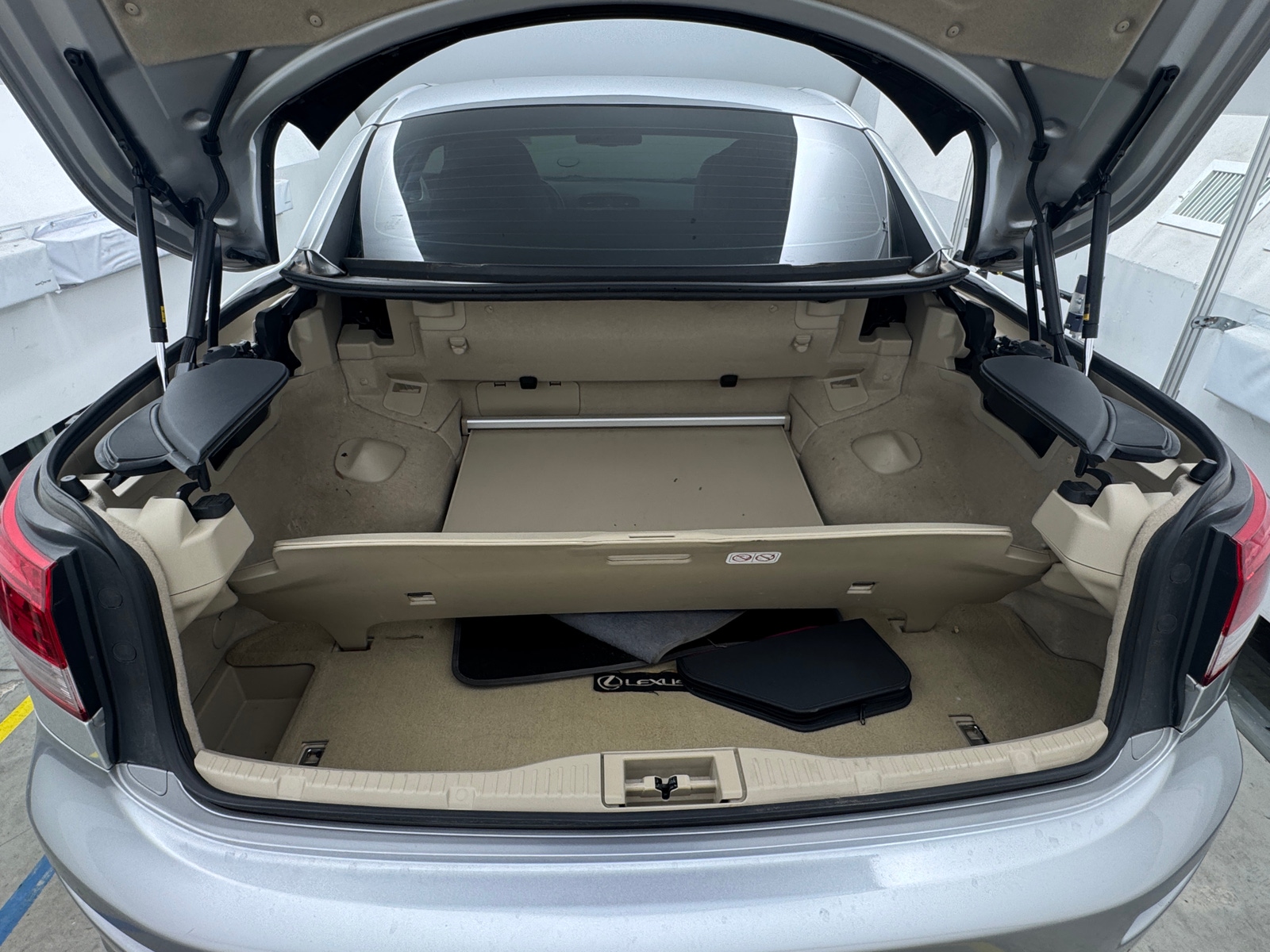 Thumbnail: 2010 Lexus IS - 6