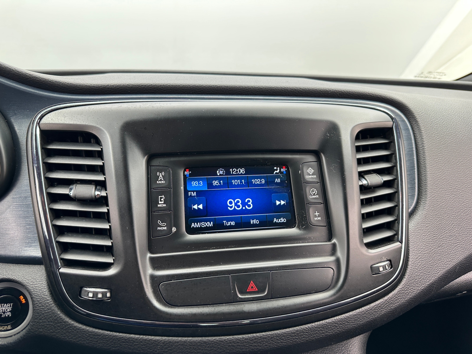 Thumbnail: 2015 Chrysler 200 - 3