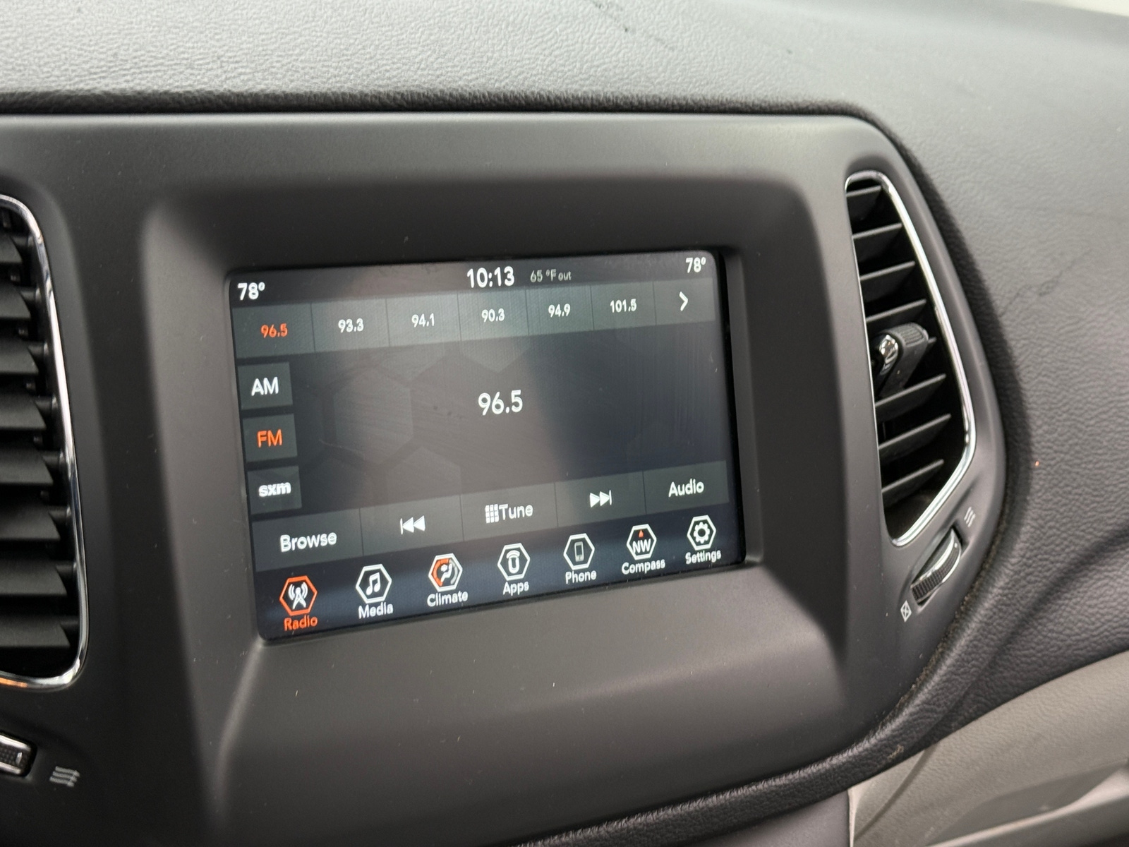 Thumbnail: 2020 Jeep Compass - 4