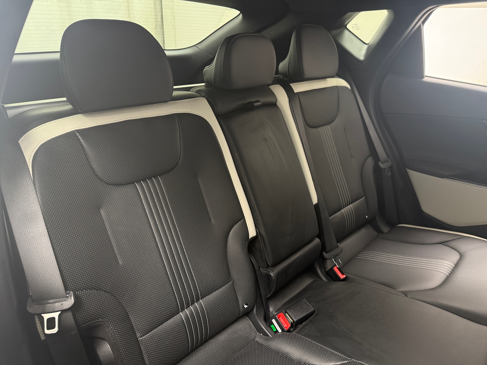 Thumbnail: 2022 Kia EV6 - 5