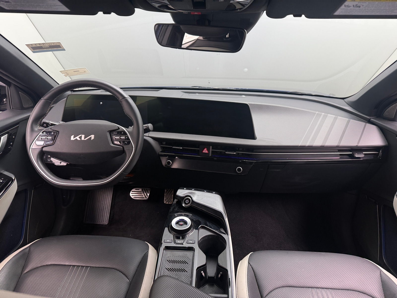 Thumbnail: 2022 Kia EV6 - 2