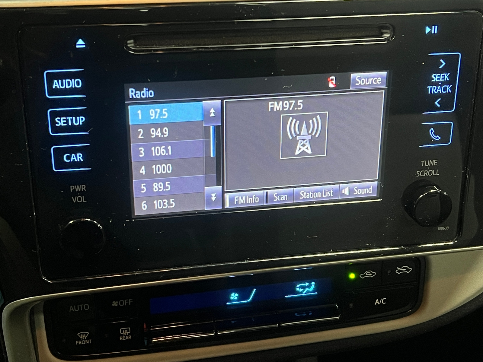 Thumbnail: 2019 Toyota Corolla - 4