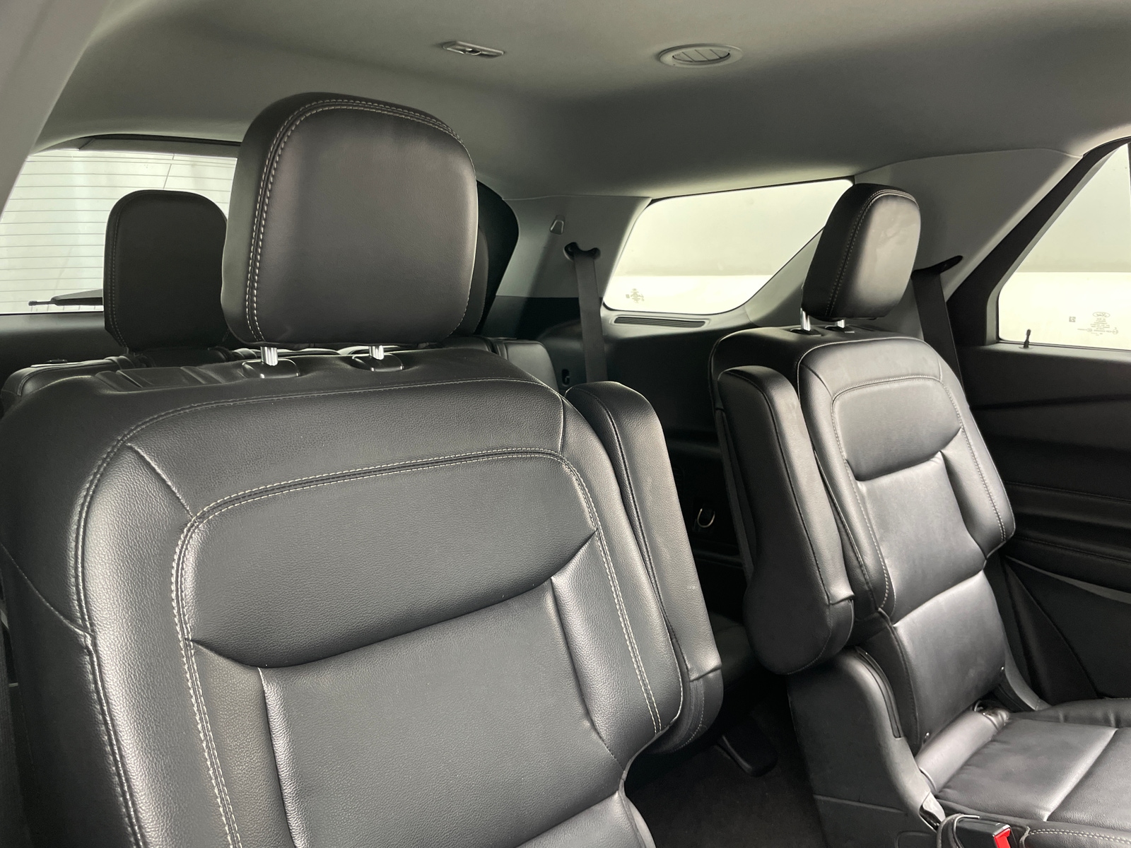 Thumbnail: 2021 Ford Explorer - 6