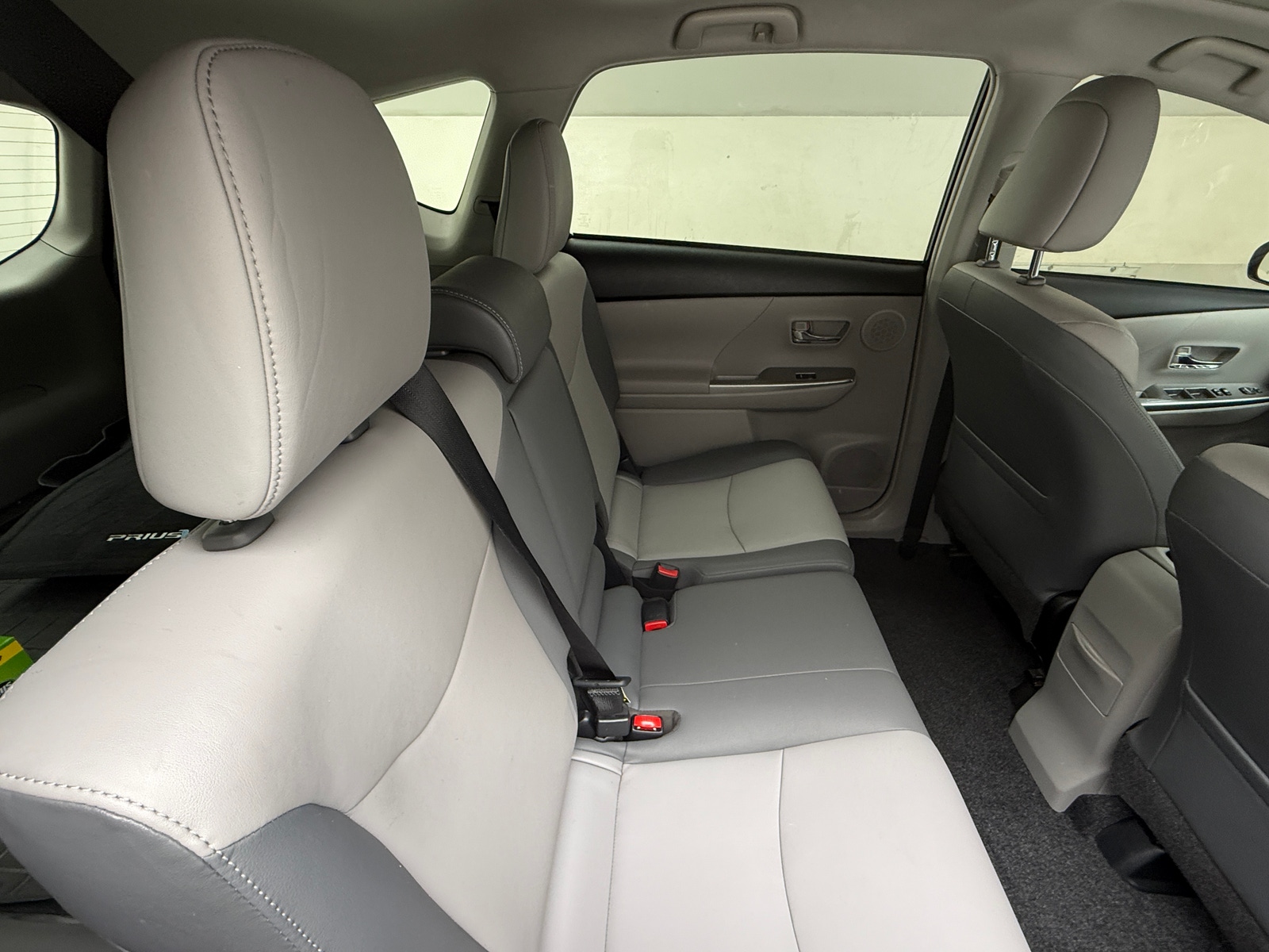 Thumbnail: 2015 Toyota Prius v - 5